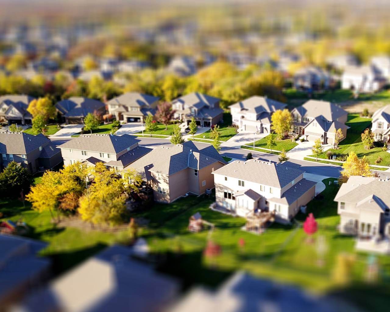 Häuser mit Grundstücken