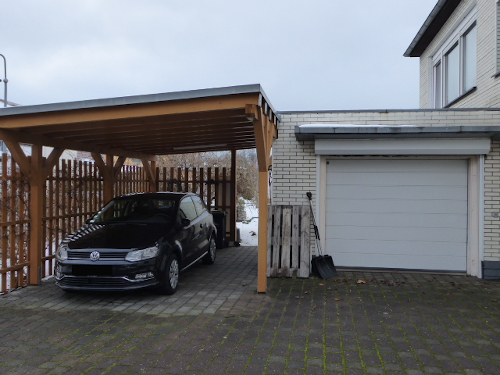 Garage/Carport