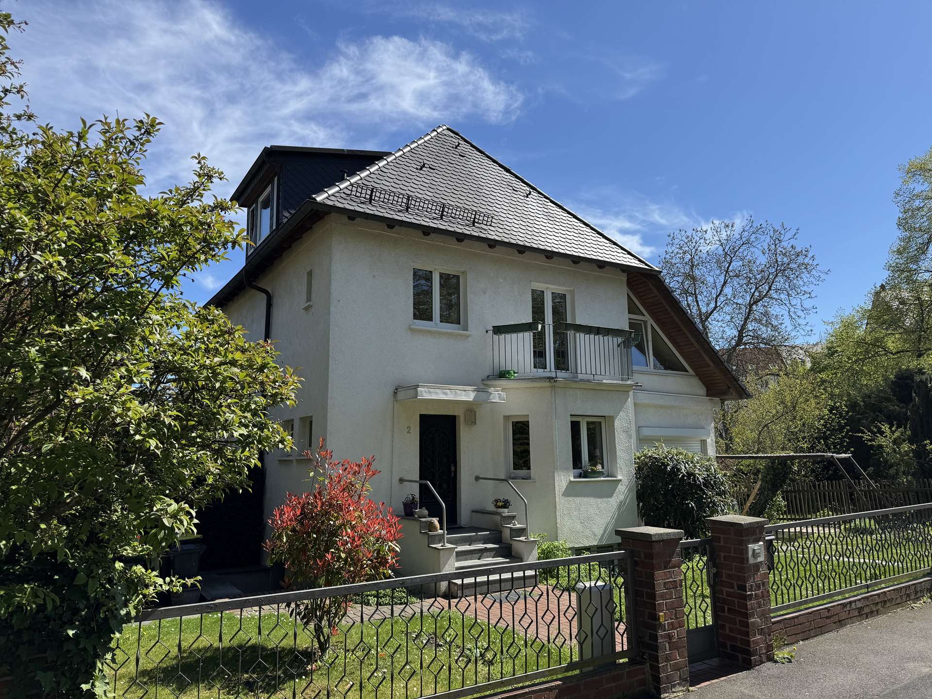 Leipzig – Viel Platz für die Familie – freistehendes Einfamilienhaus in Gohlis